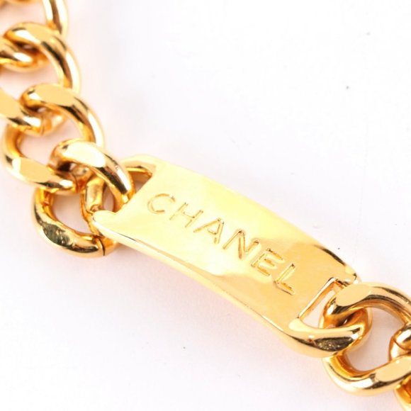 Chanel Medallion Chain-Link Belt in Gold Tone Metal with Box - Picture 3 of 5